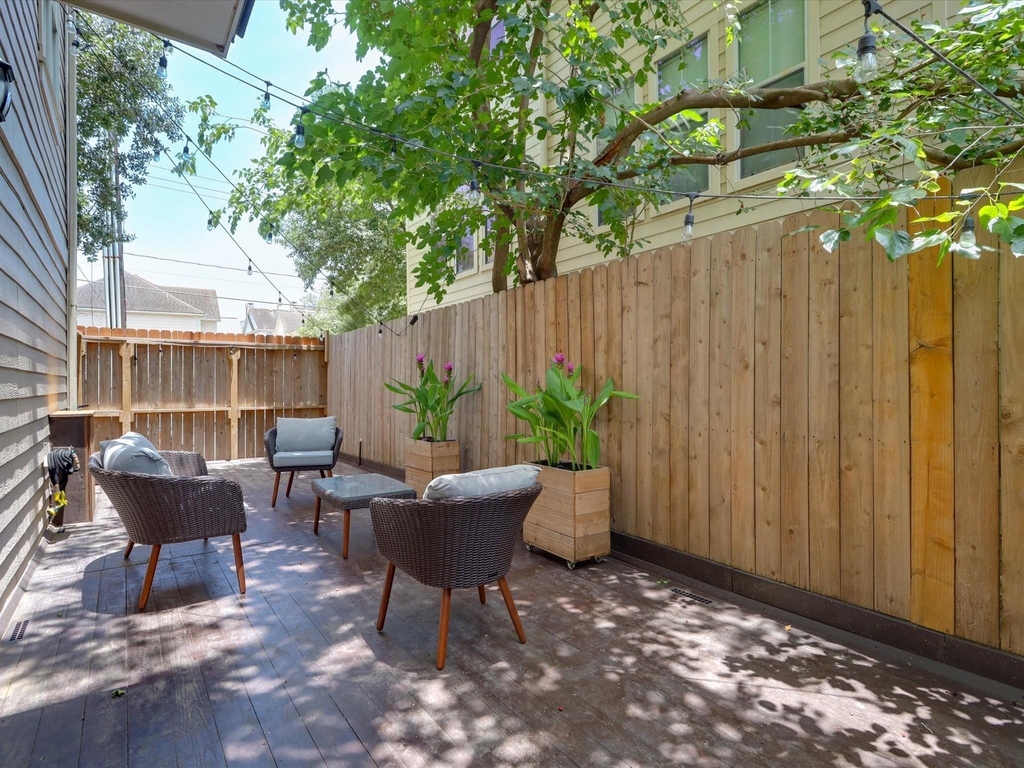 1706 Tuam Street - Photo 25