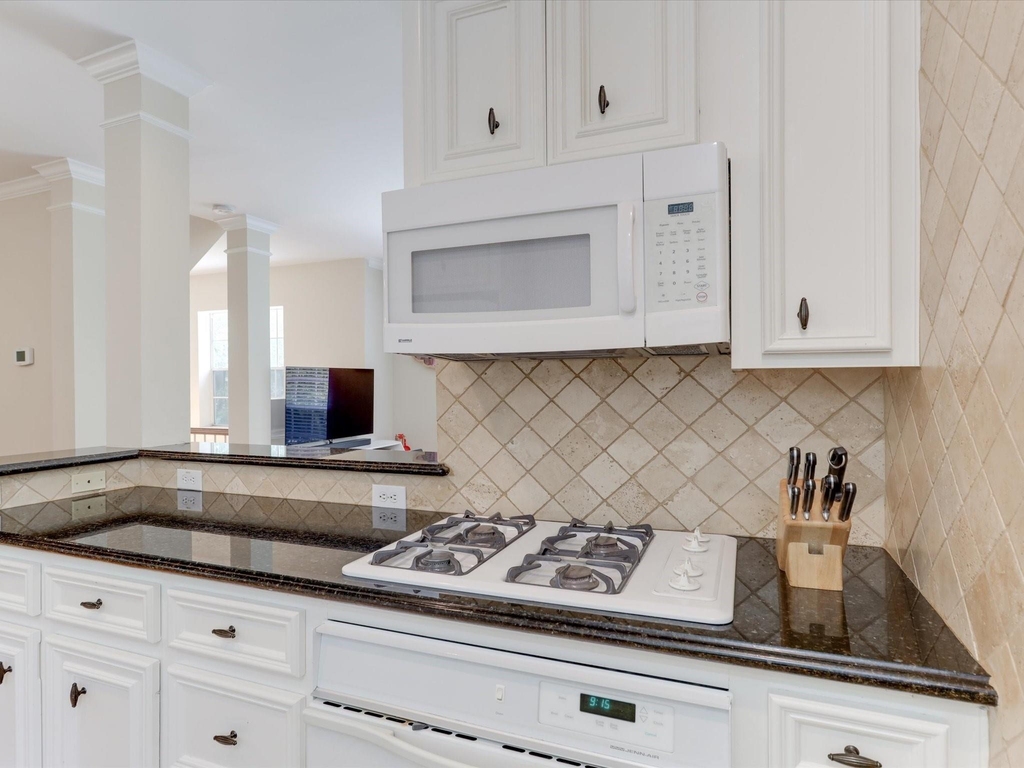 1706 Tuam Street - Photo 11