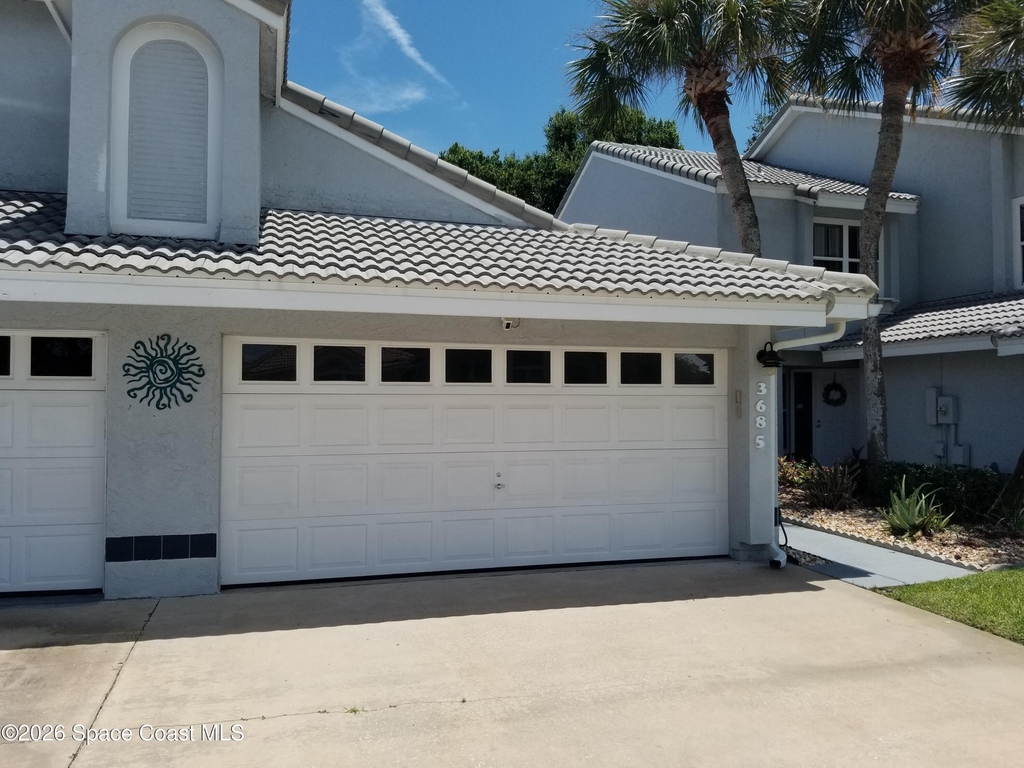 3685 Oakhill Drive - Photo 0