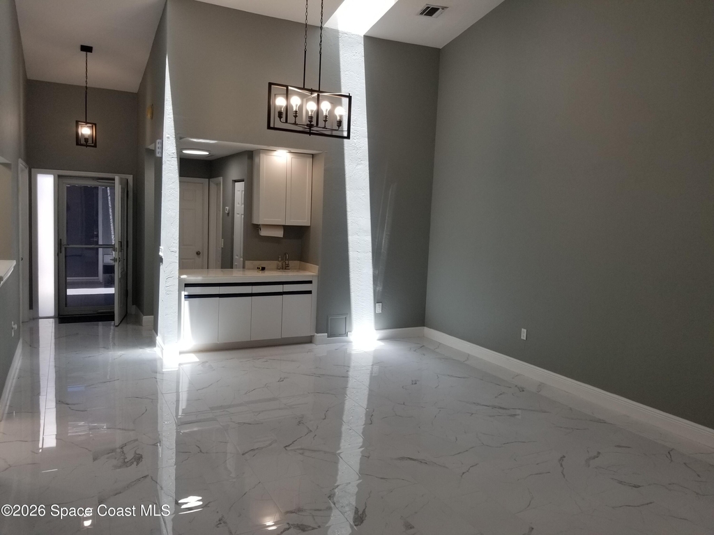 3685 Oakhill Drive - Photo 3