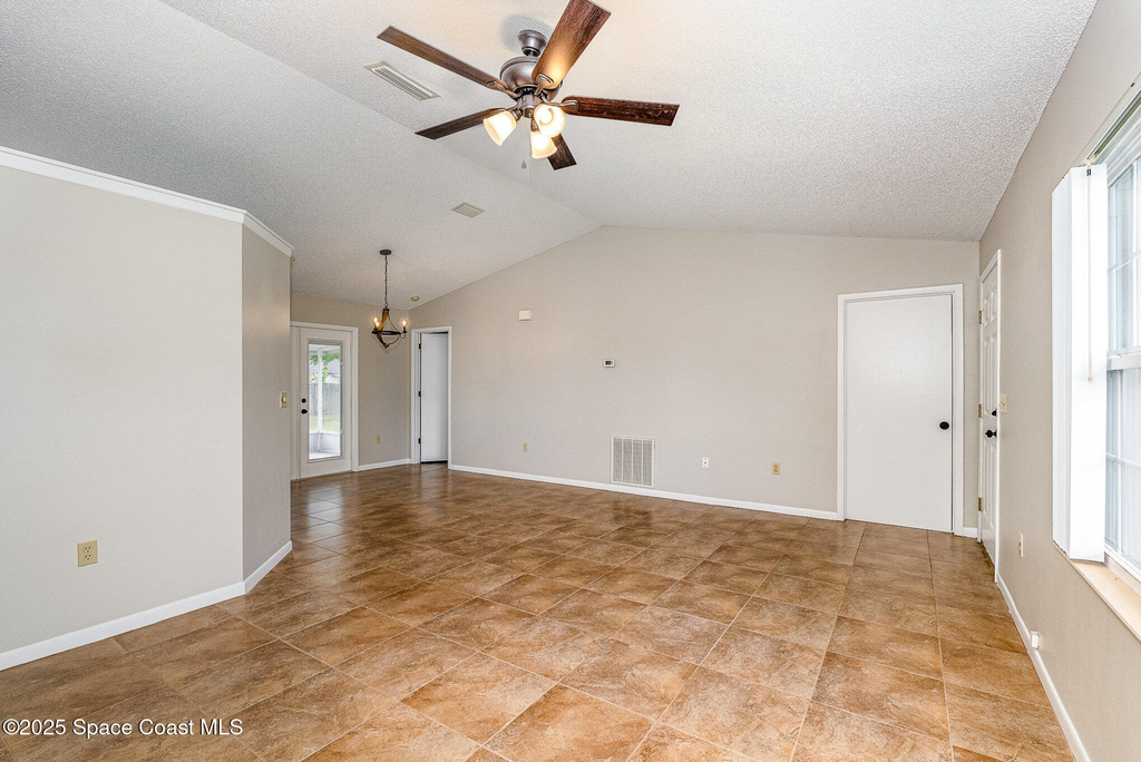 1112 Malone Street Nw - Photo 2