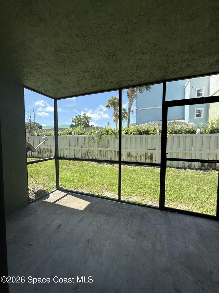 1566 University Lane - Photo 10