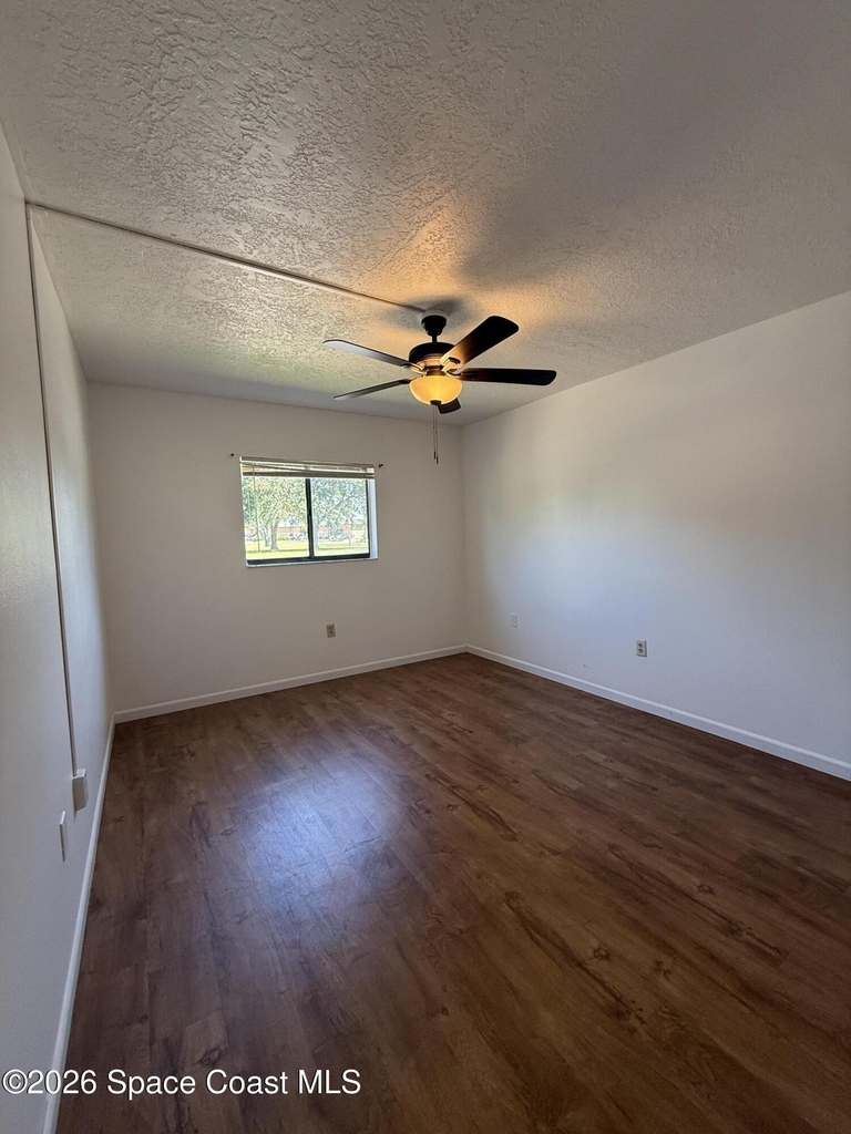1566 University Lane - Photo 7
