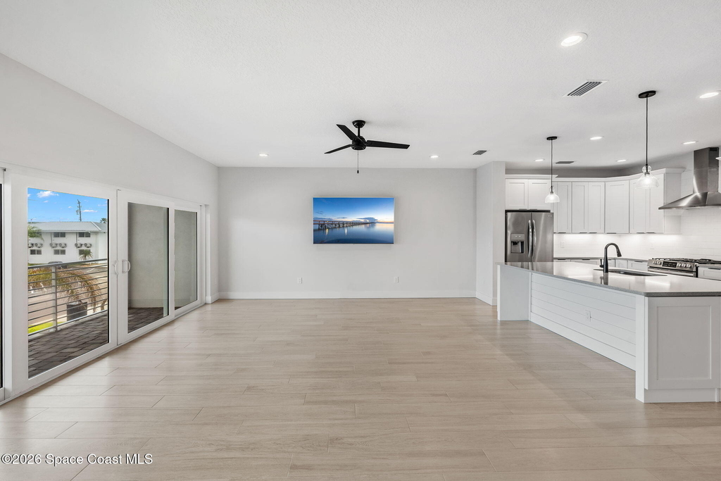 223 6th Avenue - Photo 8