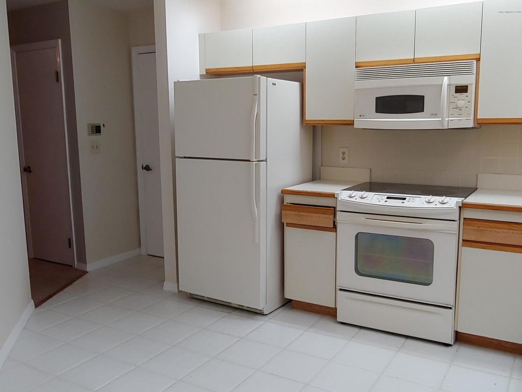816 Greenwood Manor Circle - Photo 12