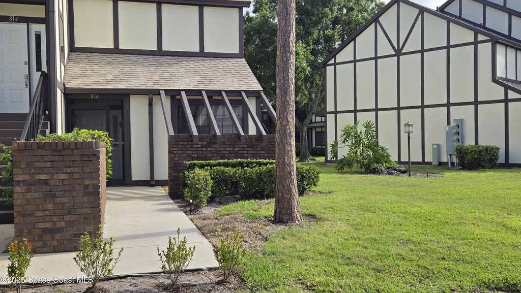 816 Greenwood Manor Circle - Photo 10
