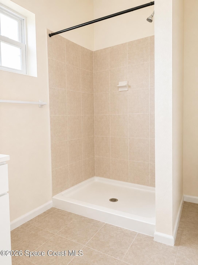 1070 Lee Avenue - Photo 6