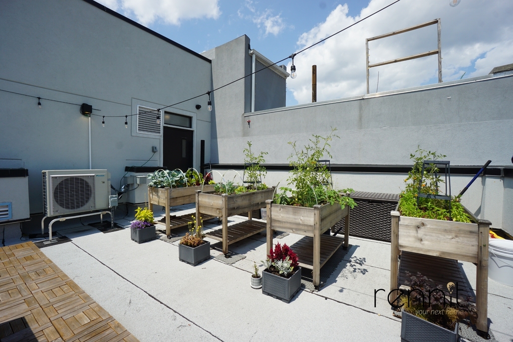 1196 Bedford Avenue - Photo 3