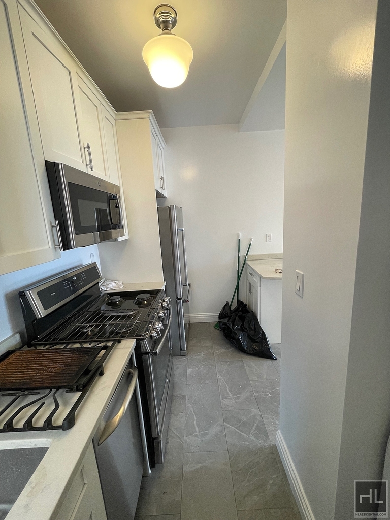 West 79 Street - Photo 3