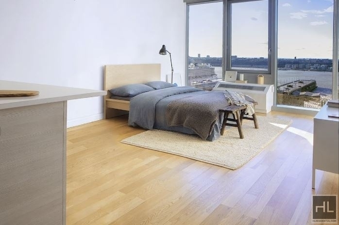 West 54th Street - Photo 1