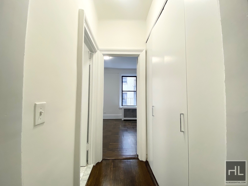 West 104 Street - Photo 4
