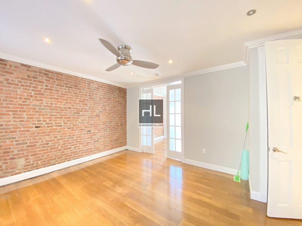 E 100th St - Photo 1