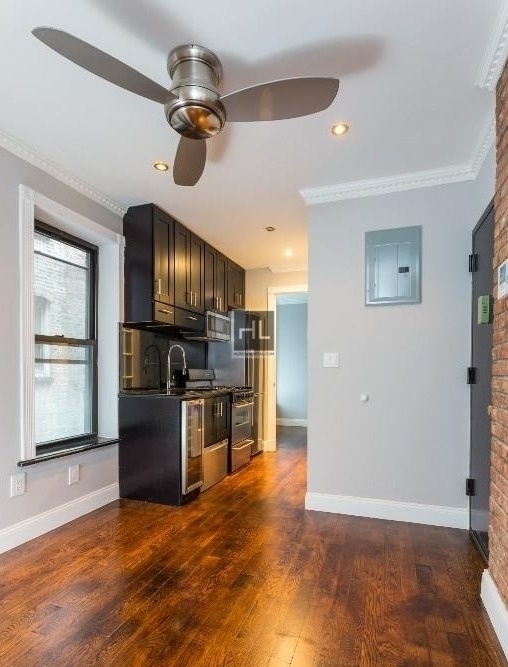 East 106 Street - Photo 4