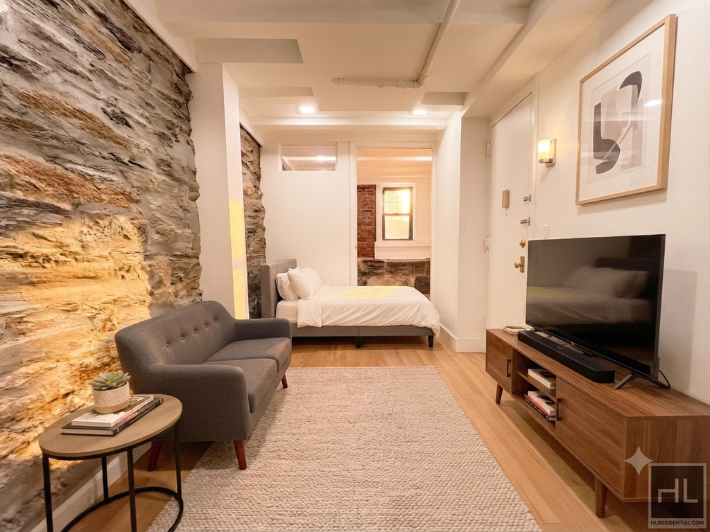 West 53 Street - Photo 0