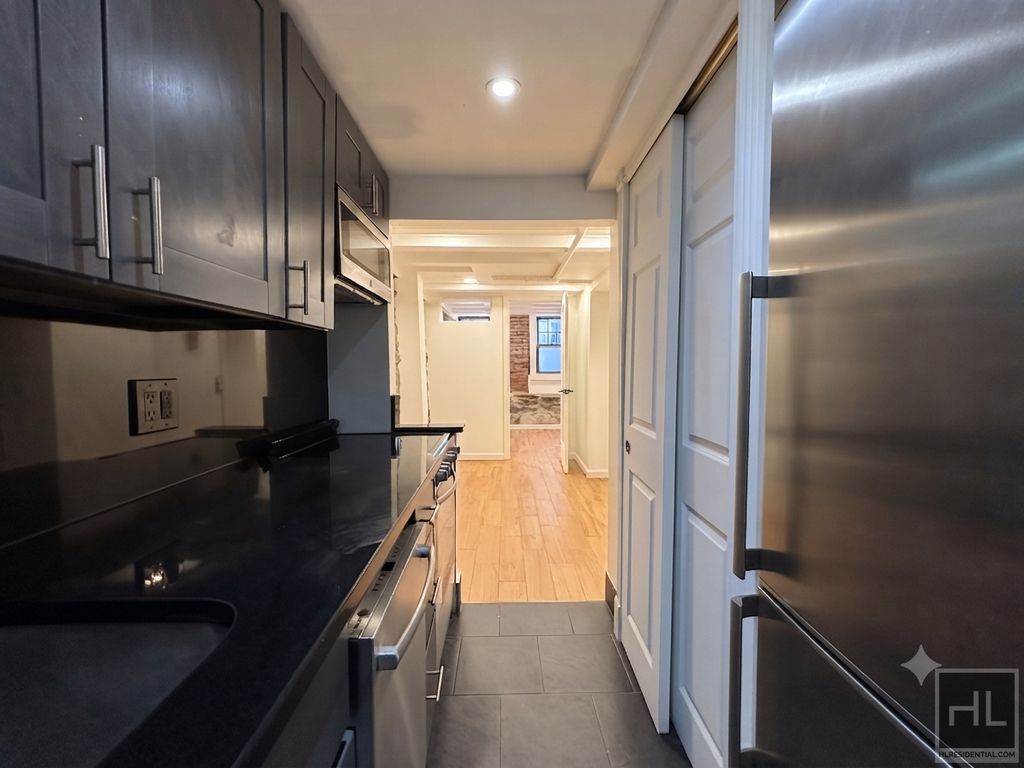 West 53 Street - Photo 1