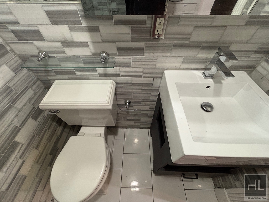 West 53 Street - Photo 3