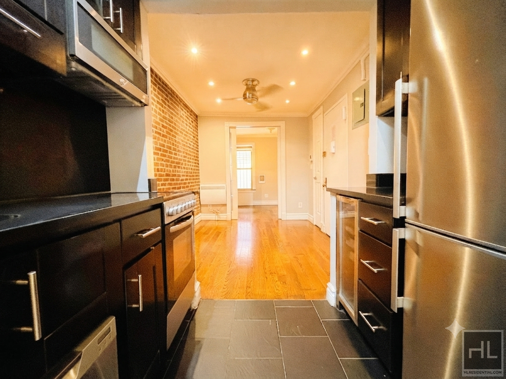 West 53 Street - Photo 0