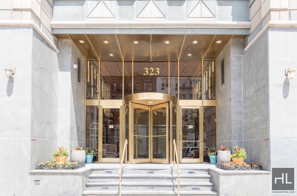 West 96 Street - Photo 5