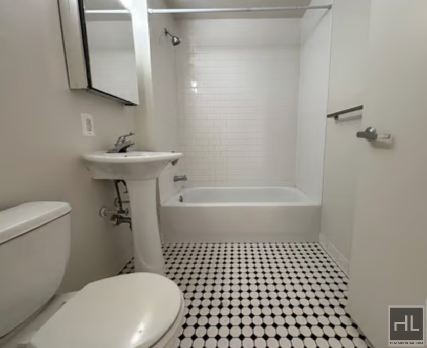 West 96 Street - Photo 4
