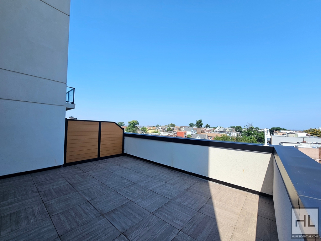Northern Boulevard - Photo 1