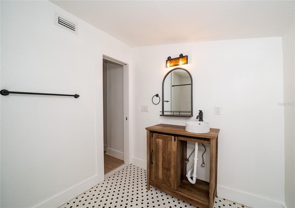 6704 N Taliaferro Avenue - Photo 17