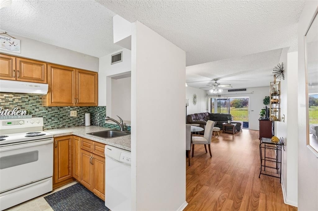 11110 Carriage Hill Drive - Photo 6