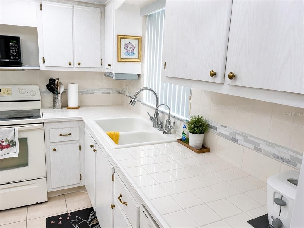 4575 Cove Circle - Photo 2