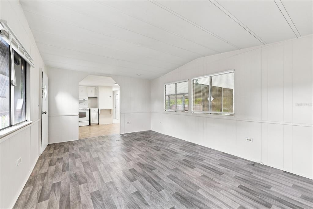7213 Commons Boulevard - Photo 4