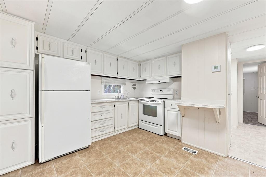 7213 Commons Boulevard - Photo 6