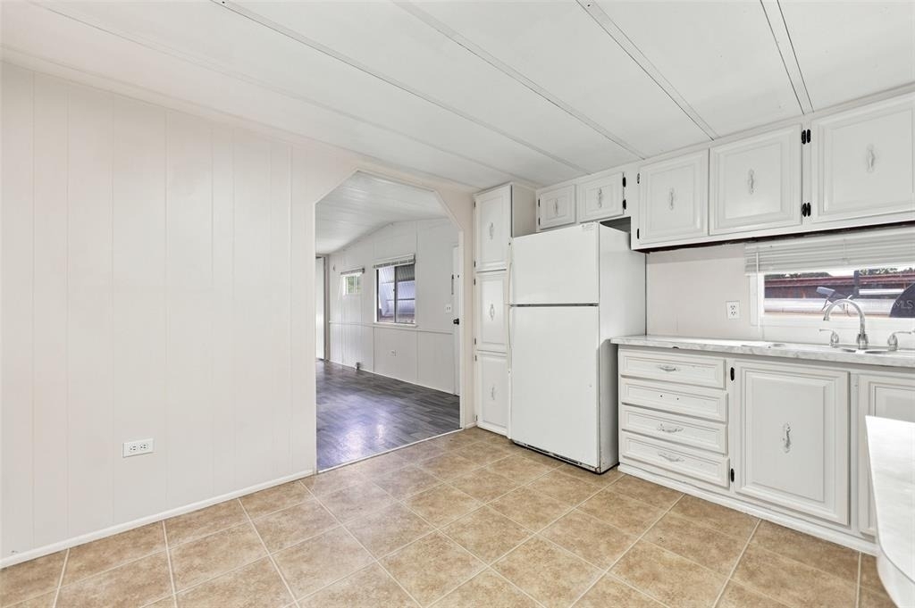 7213 Commons Boulevard - Photo 5