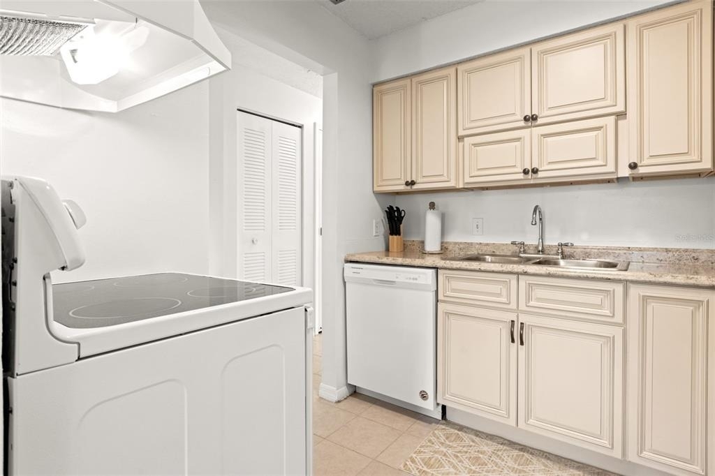 4215 E Bay Drive - Photo 11