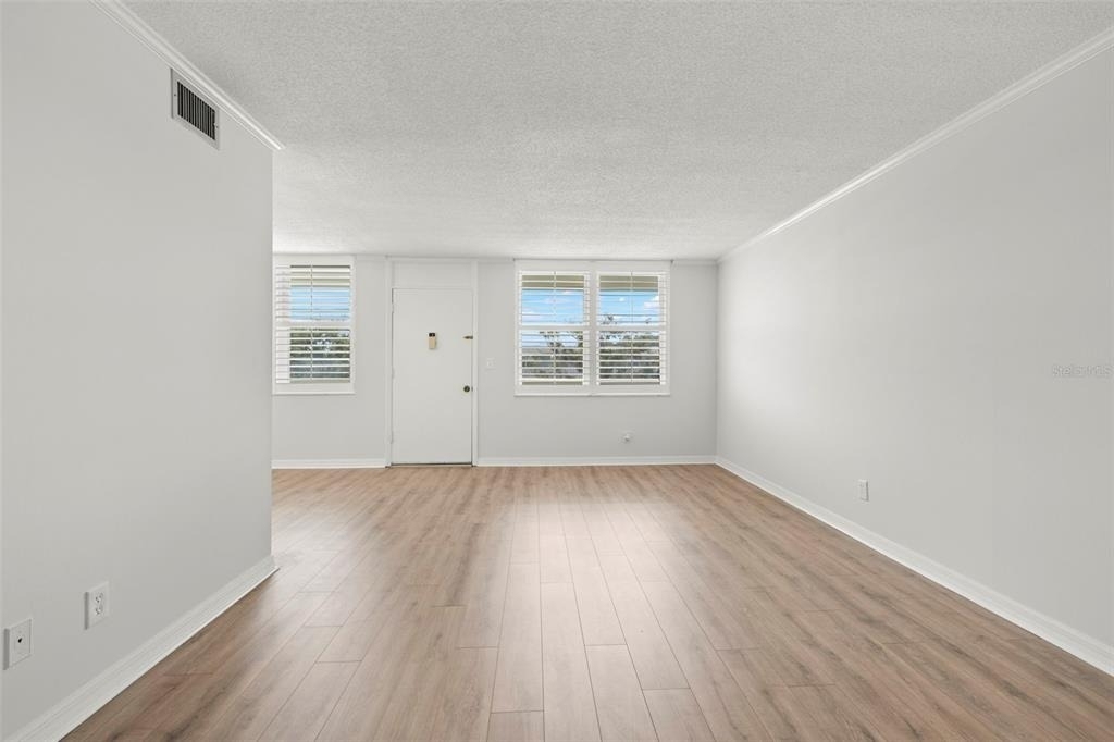 4890 Bay Street Ne - Photo 2