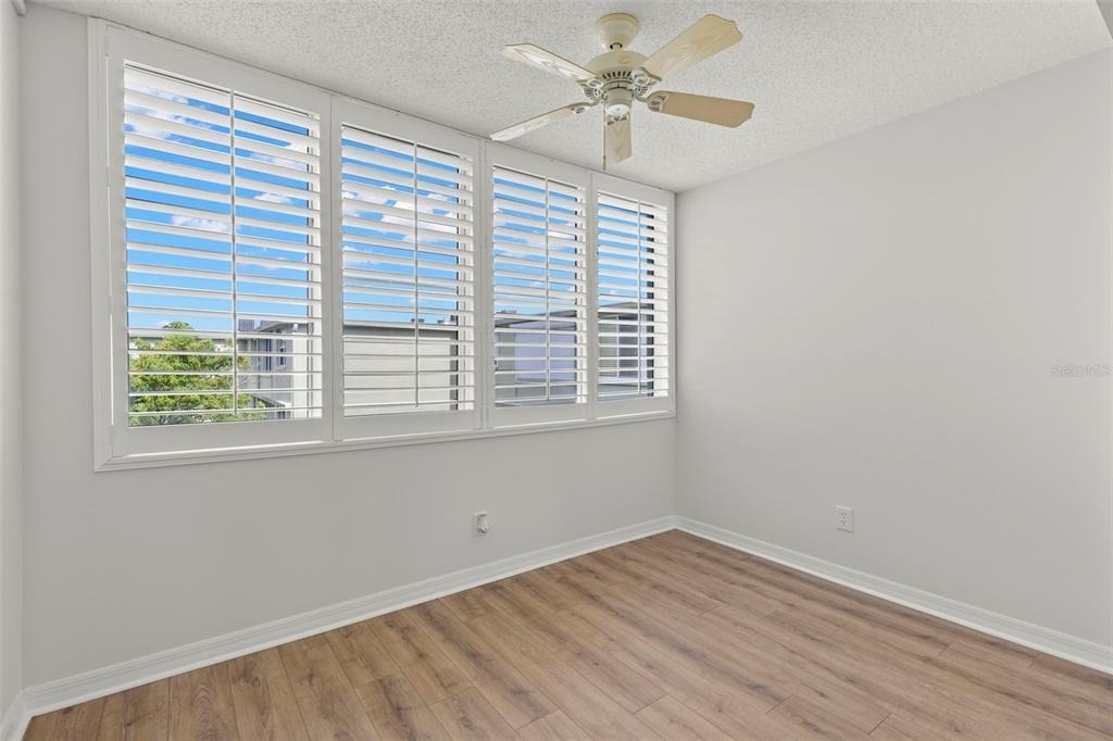 4890 Bay Street Ne - Photo 11