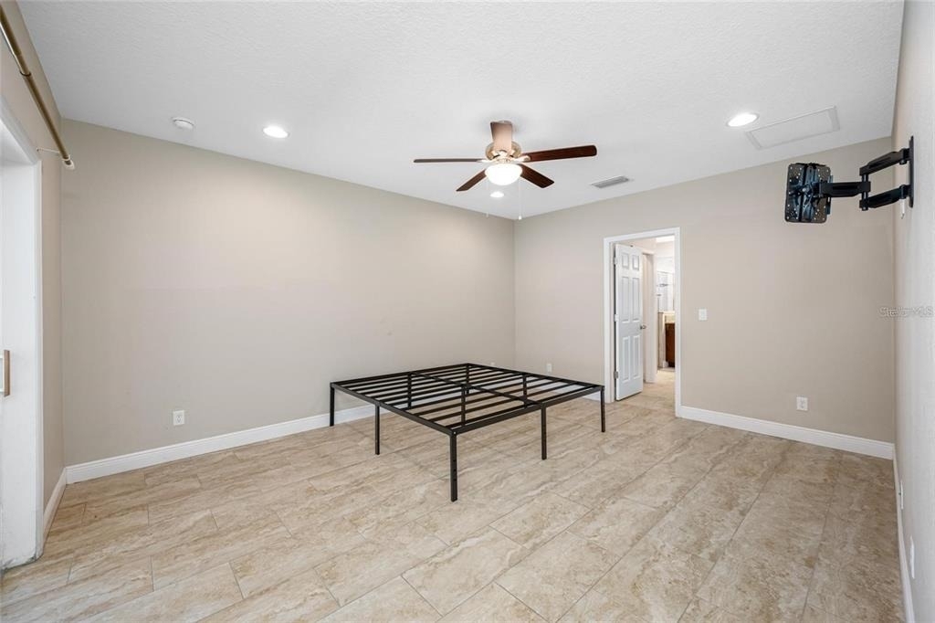 230 Clayton Street - Photo 21
