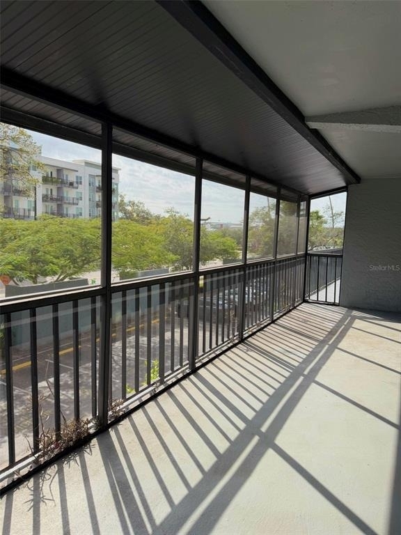 201 W Laurel Street - Photo 13