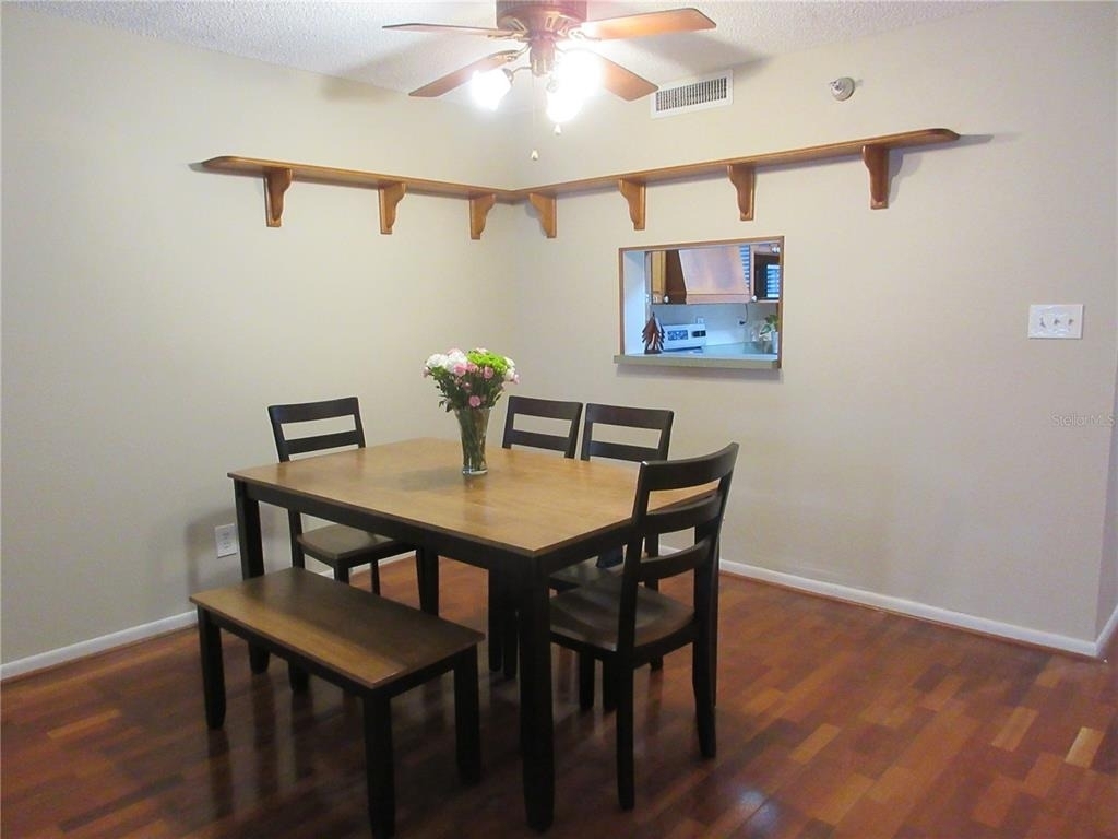 201 W Laurel Street - Photo 8