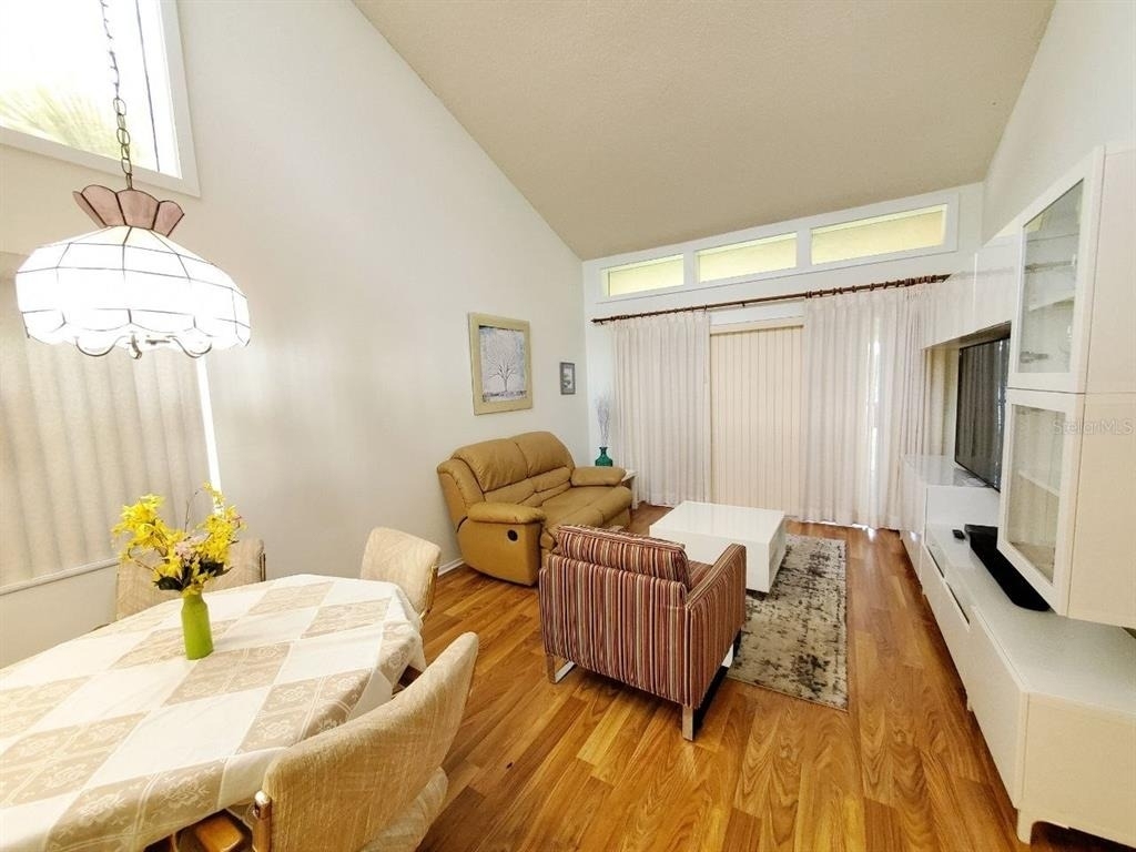 20 Woodlake Place - Photo 4