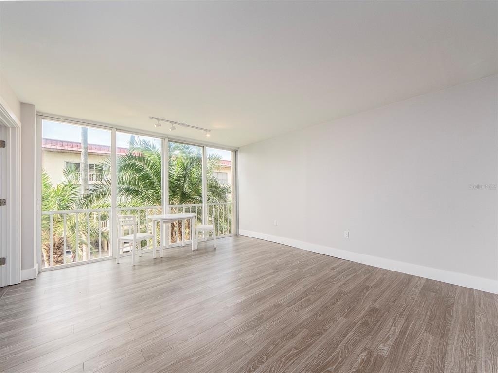 121 Island Way - Photo 8