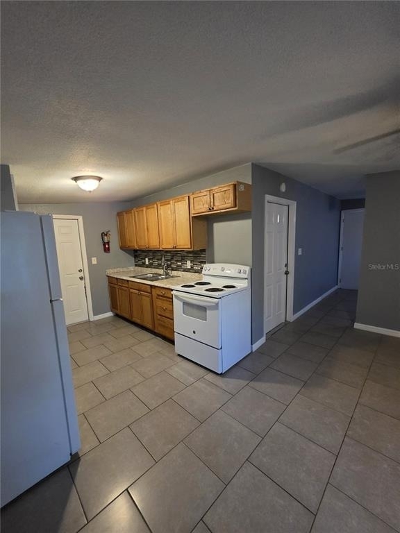1328 37th Street Nw - Photo 3