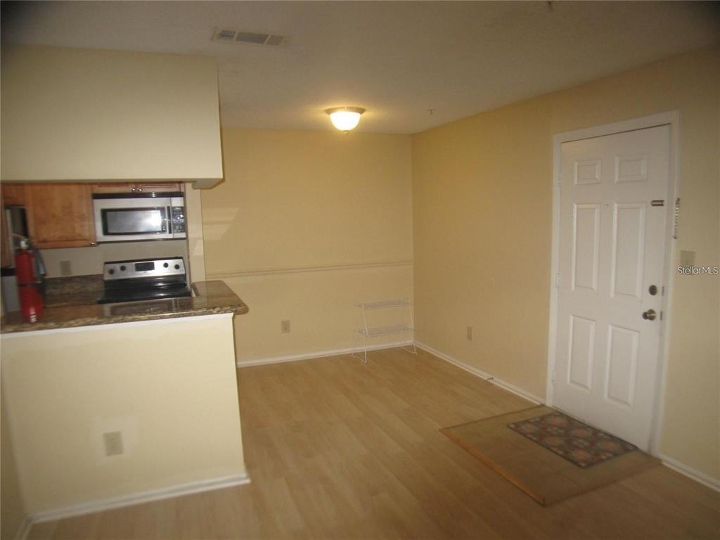 199 Afton Square - Photo 4