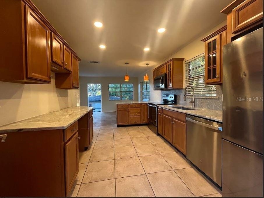 1315 E Central Boulevard - Photo 3