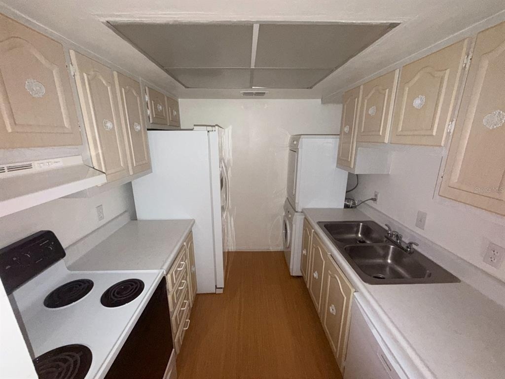 700 E Airport Boulevard - Photo 12