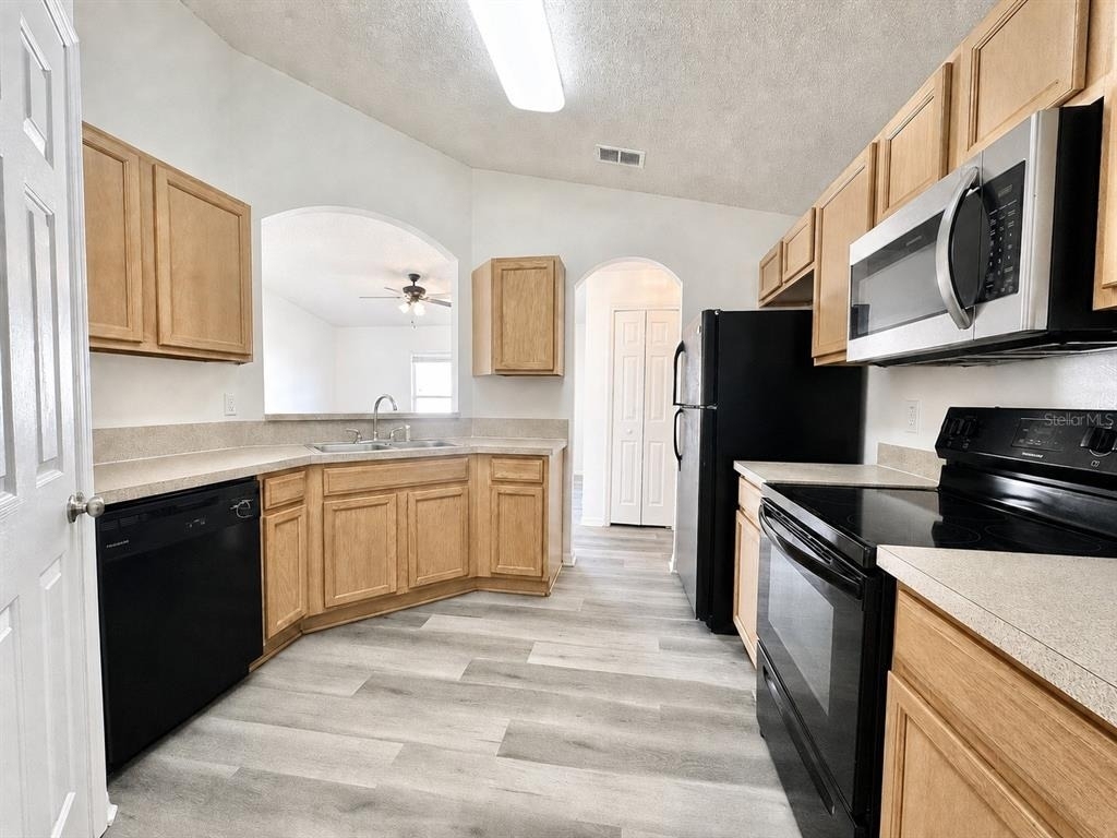 2871 Lockwood Boulevard - Photo 7