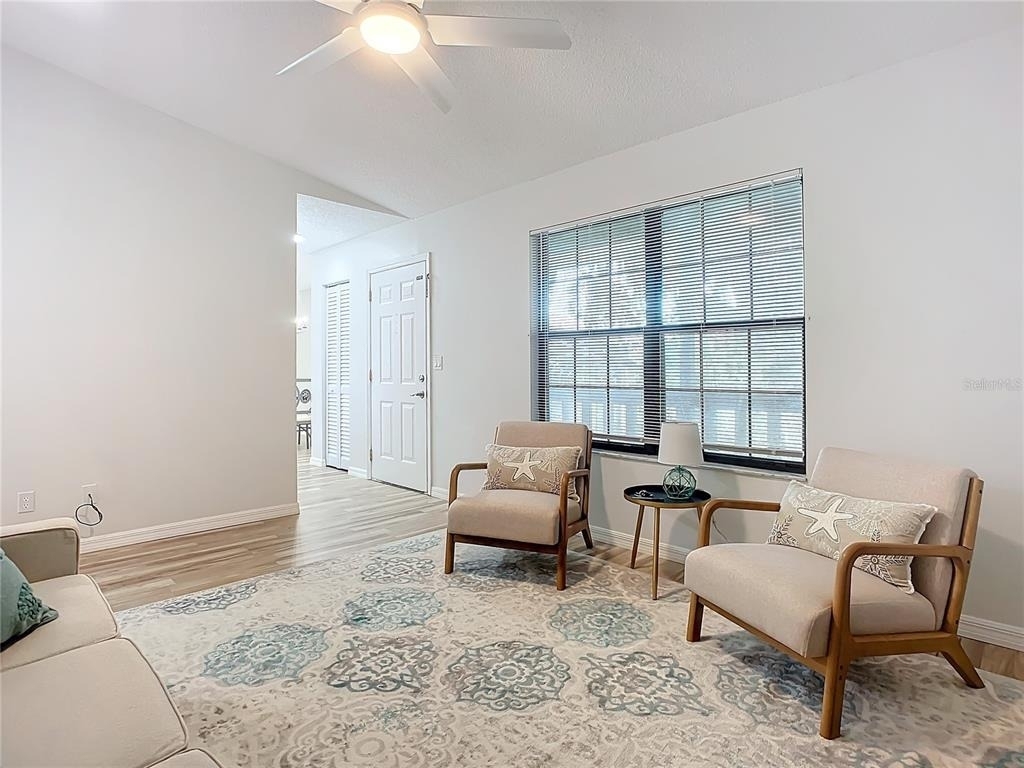 840 Center Avenue - Photo 3