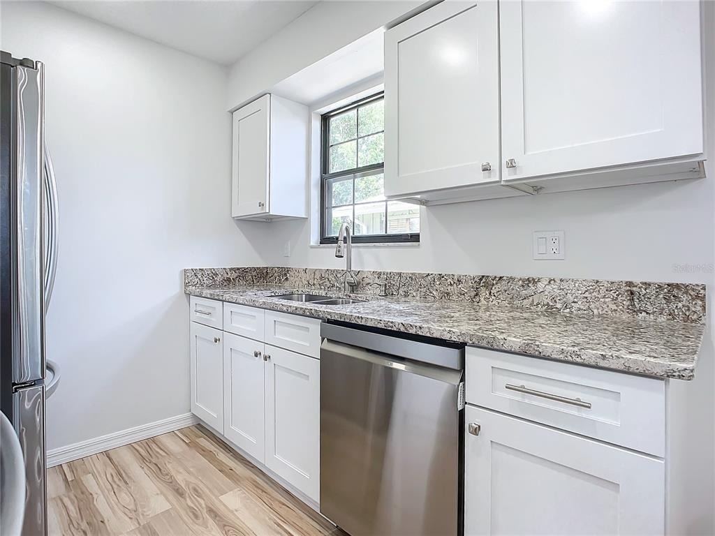 840 Center Avenue - Photo 8