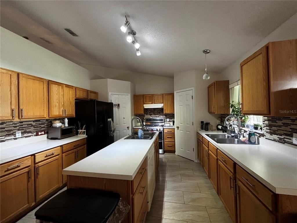 8 Botany Lane - Photo 1