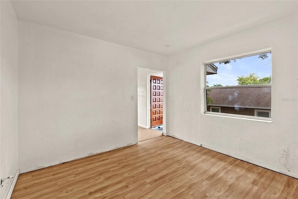 4222 18th Street N - Photo 8
