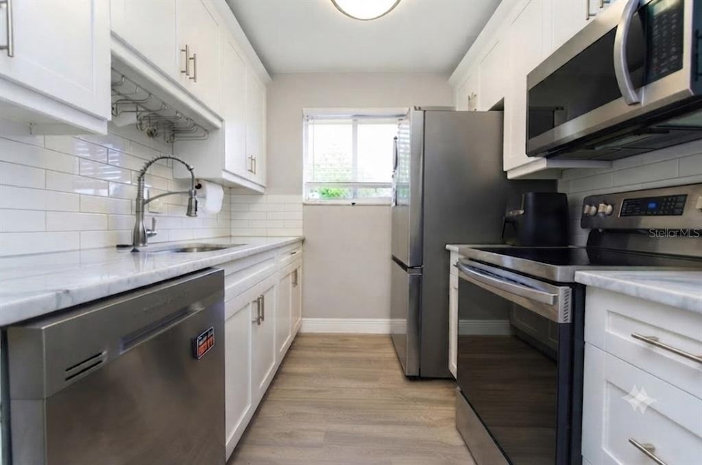 1834 Bough Avenue - Photo 3