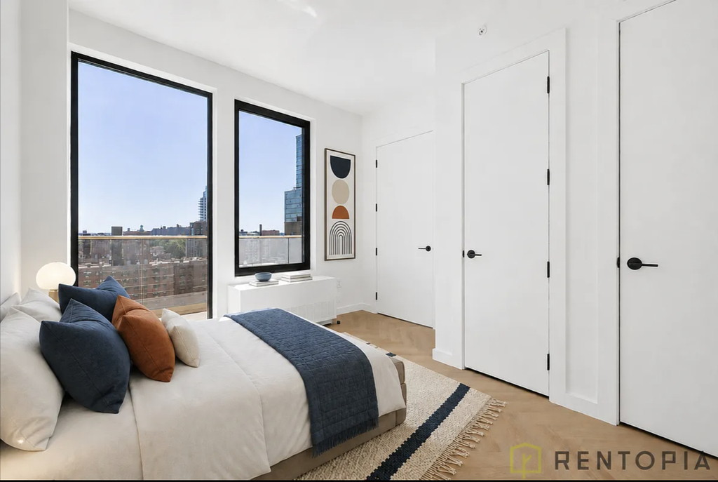 163 Willoughby Street - Photo 2
