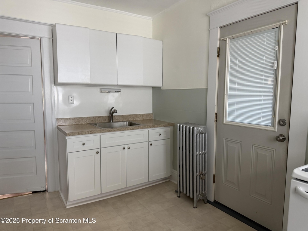 715 Hemlock Street - Photo 1